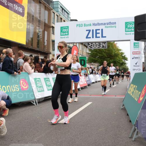 21.09.2025 - PSD Bank Halbmarathon Strokosch-Dieckow http://msf.ph/oto/8922338 21.09.2025 11:59:57 Ziel 1075, 2530, 2549, 2721, 2782, 2918, 2929, 3152, 3990, 4049 meine-sportfotos.de