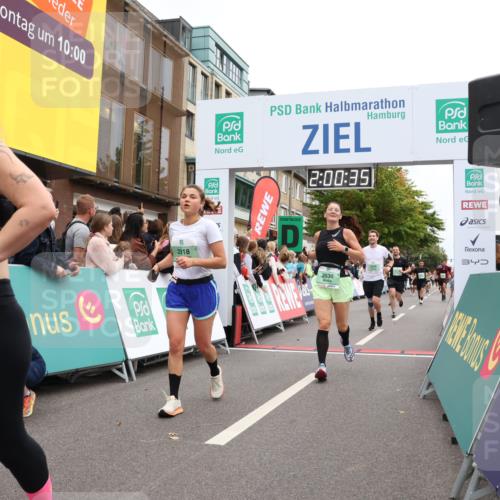 21.09.2025 - PSD Bank Halbmarathon Strokosch-Dieckow http://msf.ph/oto/8922351 21.09.2025 11:59:58 Ziel 1075, 2530, 2549, 2721, 2782, 2918, 2929, 3048, 3152, 3990, 4034, 4049 meine-sportfotos.de