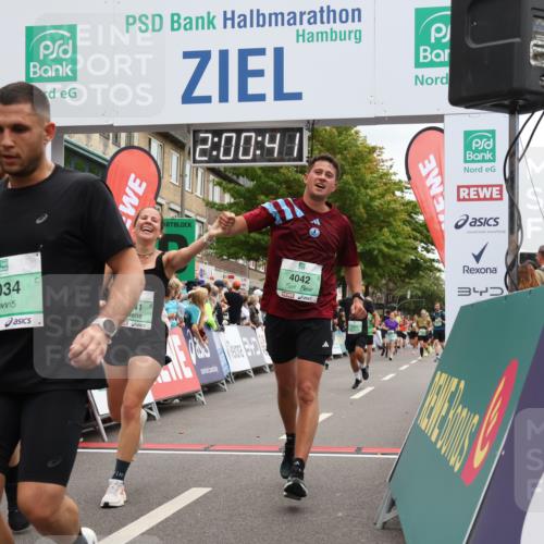 21.09.2025 - PSD Bank Halbmarathon Strokosch-Dieckow http://msf.ph/oto/8922413 21.09.2025 12:00:04 Ziel 1481, 1741, 1948, 2530, 2721, 2782, 2918, 2929, 3048, 4034, 4042 meine-sportfotos.de
