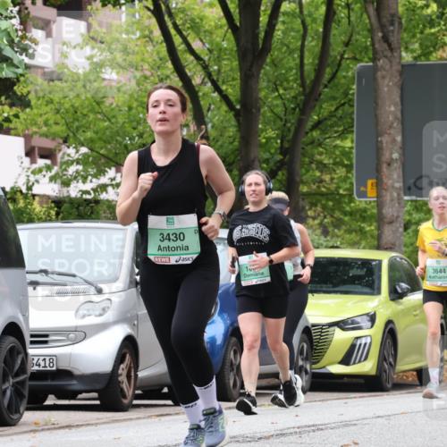 21.09.2025 - PSD Bank Halbmarathon Luisa Fischer http://msf.ph/oto/8922486 21.09.2025 12:09:37 Laufen 3418, 3430, 100, 3644, 1012 meine-sportfotos.de