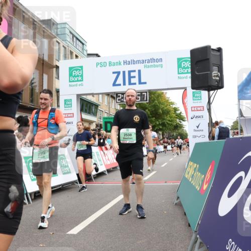 21.09.2025 - PSD Bank Halbmarathon Strokosch-Dieckow http://msf.ph/oto/8922540 21.09.2025 12:00:20 Ziel 1104, 1162, 1912, 1934, 2255, 2314, 2529, 2538, 2640, 2769, 2801, 3738 meine-sportfotos.de