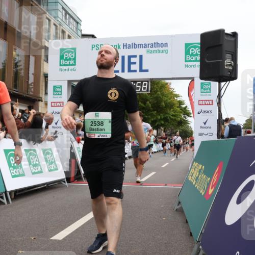 21.09.2025 - PSD Bank Halbmarathon Strokosch-Dieckow http://msf.ph/oto/8922546 21.09.2025 12:00:21 Ziel 1104, 1162, 1912, 1934, 2255, 2314, 2529, 2538, 2769, 3738 meine-sportfotos.de