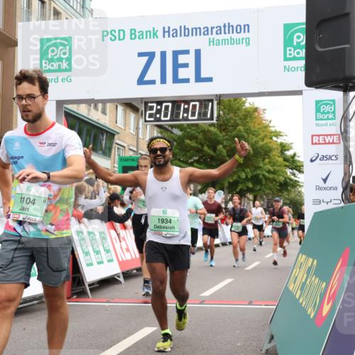 21.09.2025 - PSD Bank Halbmarathon Strokosch-Dieckow http://msf.ph/oto/8922566 21.09.2025 12:00:25 Ziel 1104, 1162, 1912, 1934, 2314, 2329, 2373, 2466, 2467, 2519, 2529, 2538, 3364 meine-sportfotos.de