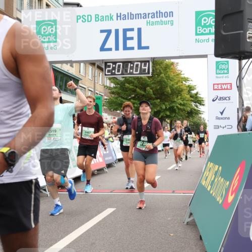 21.09.2025 - PSD Bank Halbmarathon Strokosch-Dieckow http://msf.ph/oto/8922589 21.09.2025 12:00:27 Ziel 1104, 1162, 1912, 1934, 2329, 2373, 2466, 2467, 2519, 2529, 2666, 2744, 3046, 3364 meine-sportfotos.de