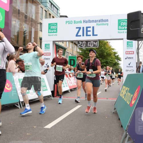 21.09.2025 - PSD Bank Halbmarathon Strokosch-Dieckow http://msf.ph/oto/8922594 21.09.2025 12:00:28 Ziel 1104, 1159, 1162, 1912, 1934, 2329, 2373, 2466, 2467, 2519, 2529, 2666, 2744, 3046, 3364 meine-sportfotos.de