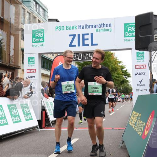 21.09.2025 - PSD Bank Halbmarathon Strokosch-Dieckow http://msf.ph/oto/8922876 21.09.2025 12:01:05 Ziel 1203, 1477, 2468, 2481, 2668, 2803, 2853, 2986, 3172, 4009 meine-sportfotos.de
