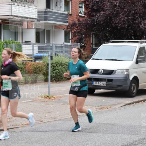 21.09.2025 - PSD Bank Halbmarathon Luisa Fischer http://msf.ph/oto/8922964 21.09.2025 12:14:38 Laufen 1786, 3910, 0179, 32, 82, 124, 609 meine-sportfotos.de