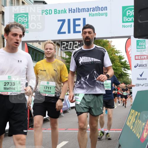 21.09.2025 - PSD Bank Halbmarathon Strokosch-Dieckow http://msf.ph/oto/8923112 21.09.2025 12:01:33 Ziel 1357, 1376, 1711, 1789, 2597, 2686, 2733, 2751, 2943, 2978, 3011, 3053, 3083, 3098, 3186, 3187, 3352, 3951, 3964, 4038 meine-sportfotos.de