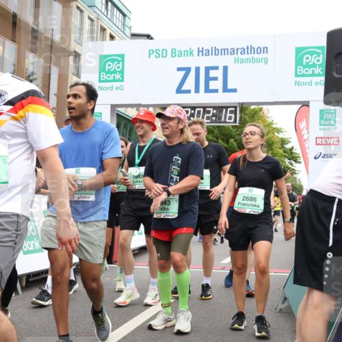 21.09.2025 - PSD Bank Halbmarathon Strokosch-Dieckow http://msf.ph/oto/8923135 21.09.2025 12:01:40 Ziel 1261, 1373, 1376, 1395, 1400, 1585, 1789, 2367, 2495, 2686, 2730, 2751, 2943, 3011, 3187, 3352, 3565, 3951, 3973, 4038 meine-sportfotos.de