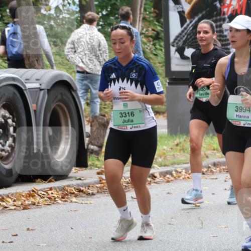 21.09.2025 - PSD Bank Halbmarathon Luisa Fischer http://msf.ph/oto/8923138 21.09.2025 12:22:24 Laufen 3316, 884, 3994 meine-sportfotos.de