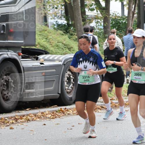 21.09.2025 - PSD Bank Halbmarathon Luisa Fischer http://msf.ph/oto/8923143 21.09.2025 12:22:24 Laufen 3884, 3316, 3994 meine-sportfotos.de