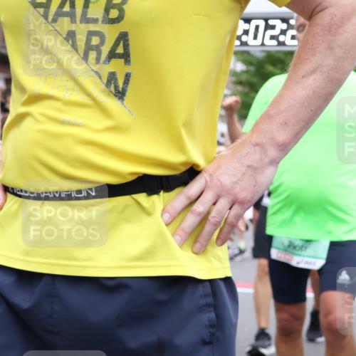 21.09.2025 - PSD Bank Halbmarathon Strokosch-Dieckow http://msf.ph/oto/8923179 21.09.2025 12:01:49 Ziel 1201, 1373, 1395, 1585, 2345, 2346, 2367, 2384, 2418, 2495, 2710, 2730, 2753, 2766, 2819, 2944, 3081, 3132, 3406, 3952, 3973 meine-sportfotos.de