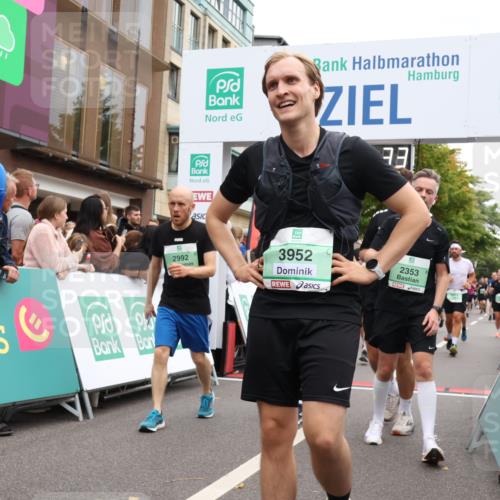 21.09.2025 - PSD Bank Halbmarathon Strokosch-Dieckow http://msf.ph/oto/8923241 21.09.2025 12:01:56 Ziel 1249, 1377, 2284, 2346, 2353, 2384, 2418, 2474, 2514, 2563, 2710, 2720, 2924, 2938, 2944, 2992, 3067, 3081, 3952 meine-sportfotos.de