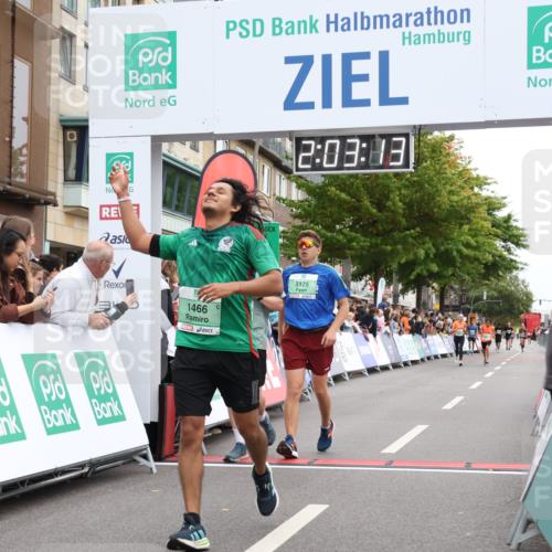 21.09.2025 - PSD Bank Halbmarathon Strokosch-Dieckow http://msf.ph/oto/8923415 21.09.2025 12:02:36 Ziel 1026, 1121, 1466, 1938, 3085, 3105, 3175 meine-sportfotos.de
