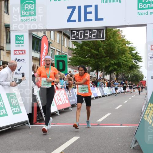 21.09.2025 - PSD Bank Halbmarathon Strokosch-Dieckow http://msf.ph/oto/8923466 21.09.2025 12:02:44 Ziel 1938, 3087, 3175 meine-sportfotos.de