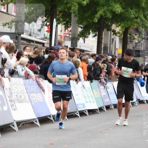 21.09.2025 - PSD Bank Halbmarathon Strokosch-Dieckow http://msf.ph/oto/8923498 21.09.2025 12:02:49 Ziel 3087, 3114 meine-sportfotos.de
