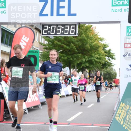 21.09.2025 - PSD Bank Halbmarathon Strokosch-Dieckow http://msf.ph/oto/8923620 21.09.2025 12:03:00 Ziel 1574, 1685, 2448, 3071, 3114, 3130, 3299, 3418 meine-sportfotos.de