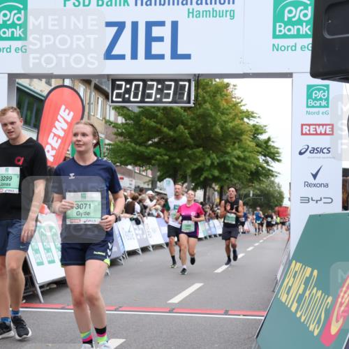 21.09.2025 - PSD Bank Halbmarathon Strokosch-Dieckow http://msf.ph/oto/8923633 21.09.2025 12:03:00 Ziel 1574, 1685, 2448, 3071, 3114, 3130, 3299, 3418 meine-sportfotos.de