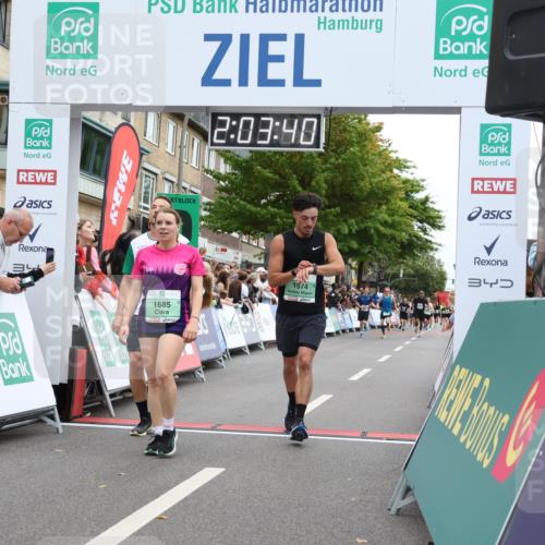 21.09.2025 - PSD Bank Halbmarathon Strokosch-Dieckow http://msf.ph/oto/8923671 21.09.2025 12:03:04 Ziel 1574, 1685, 3071, 3299, 3418 meine-sportfotos.de