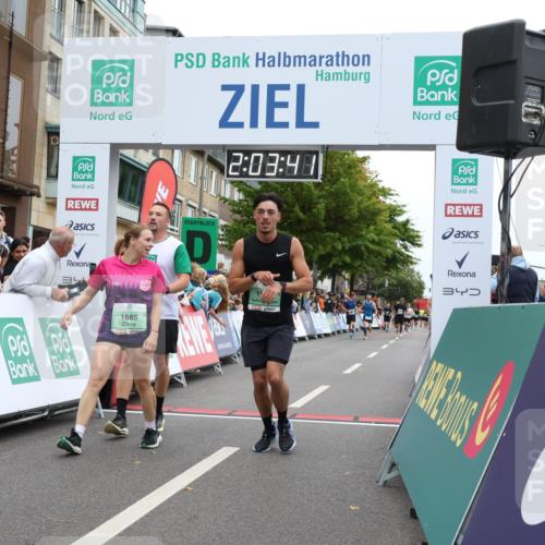 21.09.2025 - PSD Bank Halbmarathon Strokosch-Dieckow http://msf.ph/oto/8923684 21.09.2025 12:03:04 Ziel 1574, 1685, 3071, 3299, 3418 meine-sportfotos.de