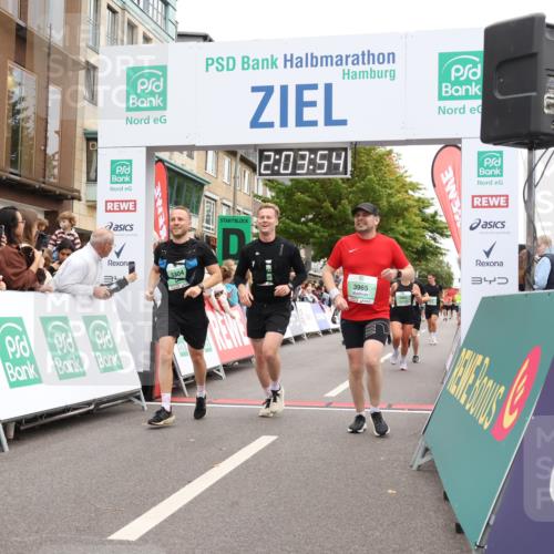 21.09.2025 - PSD Bank Halbmarathon Strokosch-Dieckow http://msf.ph/oto/8923808 21.09.2025 12:03:17 Ziel 1141, 1458, 1664, 2400, 2629, 2821, 3113, 3965, 3986 meine-sportfotos.de