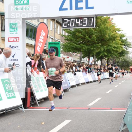 21.09.2025 - PSD Bank Halbmarathon Strokosch-Dieckow http://msf.ph/oto/8924082 21.09.2025 12:03:54 Ziel 1802, 2617, 2776, 2806 meine-sportfotos.de