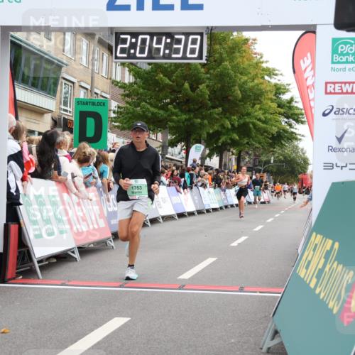 21.09.2025 - PSD Bank Halbmarathon Strokosch-Dieckow http://msf.ph/oto/8924154 21.09.2025 12:04:02 Ziel 1763, 1802, 3326, 3924 meine-sportfotos.de