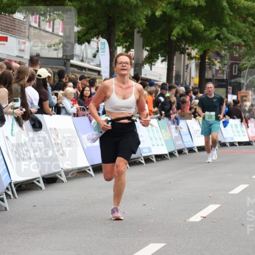 21.09.2025 - PSD Bank Halbmarathon Strokosch-Dieckow http://msf.ph/oto/8924178 21.09.2025 12:04:05 Ziel 1567, 1763, 3326, 3924 meine-sportfotos.de
