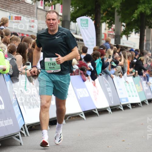 21.09.2025 - PSD Bank Halbmarathon Strokosch-Dieckow http://msf.ph/oto/8924228 21.09.2025 12:04:11 Ziel 1567, 1745 meine-sportfotos.de