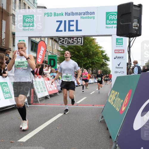 21.09.2025 - PSD Bank Halbmarathon Strokosch-Dieckow http://msf.ph/oto/8924309 21.09.2025 12:04:22 Ziel 1745, 3090, 3162, 3355, 3966 meine-sportfotos.de