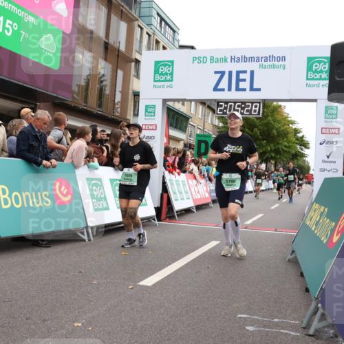 21.09.2025 - PSD Bank Halbmarathon Strokosch-Dieckow http://msf.ph/oto/8924521 21.09.2025 12:04:51 Ziel 1699, 1760, 2507, 2774, 2960, 3005, 3177 meine-sportfotos.de
