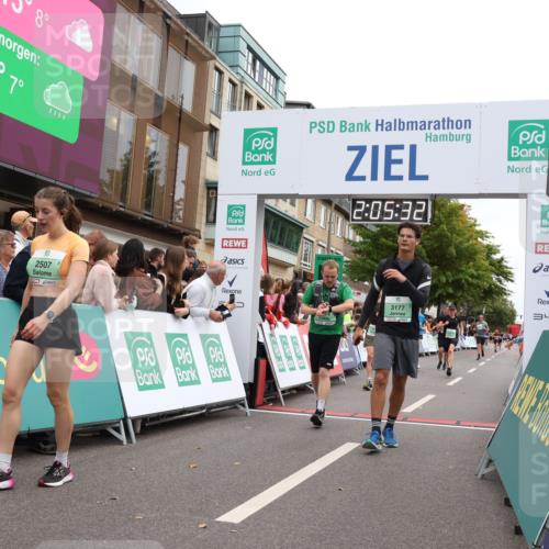 21.09.2025 - PSD Bank Halbmarathon Strokosch-Dieckow http://msf.ph/oto/8924555 21.09.2025 12:04:55 Ziel 1699, 1760, 2507, 2774, 2921, 3116, 3177, 3193, 3358 meine-sportfotos.de
