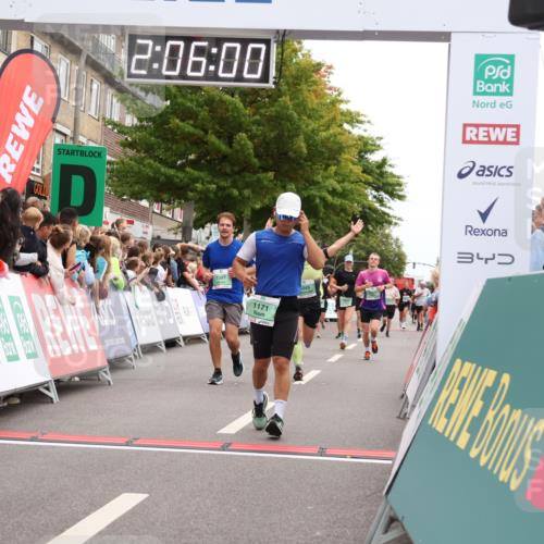 21.09.2025 - PSD Bank Halbmarathon Strokosch-Dieckow http://msf.ph/oto/8924691 21.09.2025 12:05:23 Ziel 1043, 1171, 1253, 1255, 1387, 3267, 3467 meine-sportfotos.de