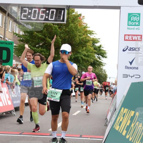 21.09.2025 - PSD Bank Halbmarathon Strokosch-Dieckow http://msf.ph/oto/8924709 21.09.2025 12:05:24 Ziel 1043, 1171, 1253, 1255, 1387, 3267, 3467, 4045 meine-sportfotos.de