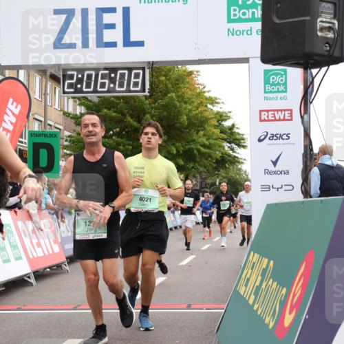 21.09.2025 - PSD Bank Halbmarathon Strokosch-Dieckow http://msf.ph/oto/8924786 21.09.2025 12:05:31 Ziel 1043, 1171, 1218, 1219, 1253, 1255, 1387, 2618, 2890, 3262, 4021, 4045 meine-sportfotos.de