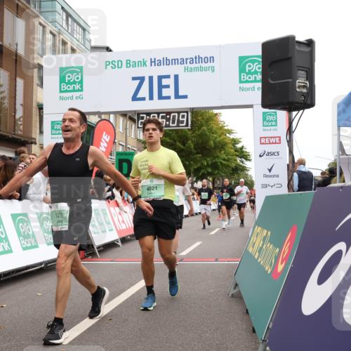 21.09.2025 - PSD Bank Halbmarathon Strokosch-Dieckow http://msf.ph/oto/8924800 21.09.2025 12:05:33 Ziel 1218, 1219, 1253, 1255, 1387, 2097, 2618, 2890, 3262, 3970, 4021, 4045 meine-sportfotos.de