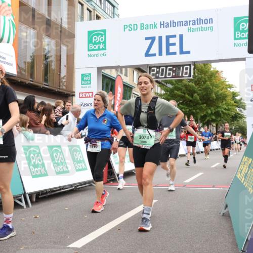 21.09.2025 - PSD Bank Halbmarathon Strokosch-Dieckow http://msf.ph/oto/8924864 21.09.2025 12:05:41 Ziel 1299, 1538, 2097, 2440, 2670, 2890, 3038, 3074, 3970 meine-sportfotos.de