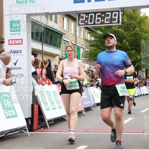 21.09.2025 - PSD Bank Halbmarathon Strokosch-Dieckow http://msf.ph/oto/8924974 21.09.2025 12:05:52 Ziel 1485, 2075, 2262, 2475, 2534, 2963, 3251, 4020, 4022 meine-sportfotos.de