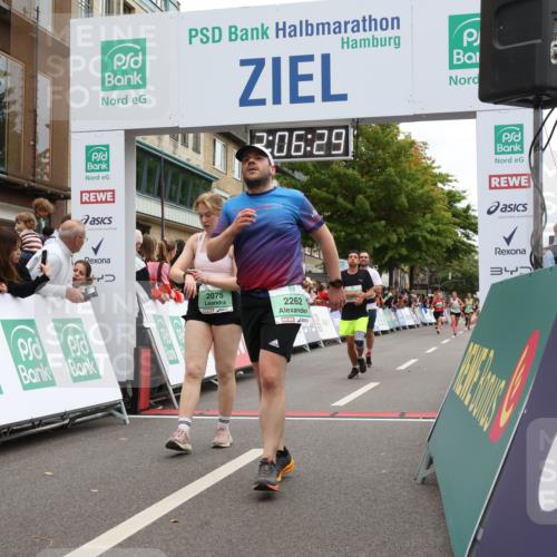 21.09.2025 - PSD Bank Halbmarathon Strokosch-Dieckow http://msf.ph/oto/8924980 21.09.2025 12:05:52 Ziel 1485, 2075, 2262, 2475, 2534, 2963, 3251, 4020, 4022 meine-sportfotos.de