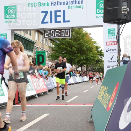 21.09.2025 - PSD Bank Halbmarathon Strokosch-Dieckow http://msf.ph/oto/8924991 21.09.2025 12:05:54 Ziel 1485, 2075, 2262, 2475, 2534, 2963, 3251, 3653, 4020, 4022 meine-sportfotos.de