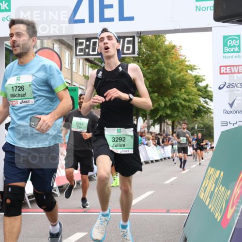 21.09.2025 - PSD Bank Halbmarathon Strokosch-Dieckow http://msf.ph/oto/8925133 21.09.2025 12:06:09 Ziel 1726, 1727, 2013, 2446, 2580, 3292, 3428 meine-sportfotos.de
