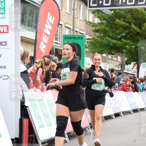 21.09.2025 - PSD Bank Halbmarathon Strokosch-Dieckow http://msf.ph/oto/8925214 21.09.2025 12:06:26 Ziel 1296, 2395, 2433, 2689, 2712, 2920, 3030, 3269 meine-sportfotos.de