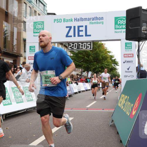 21.09.2025 - PSD Bank Halbmarathon Strokosch-Dieckow http://msf.ph/oto/8925240 21.09.2025 12:06:28 Ziel 1021, 1296, 2395, 2433, 2689, 2712, 2920, 3030, 3269 meine-sportfotos.de