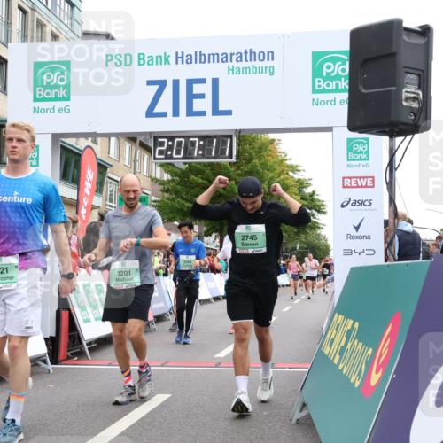21.09.2025 - PSD Bank Halbmarathon Strokosch-Dieckow http://msf.ph/oto/8925303 21.09.2025 12:06:35 Ziel 1021, 1334, 2395, 2689, 2745, 2998, 3201, 3254, 3955 meine-sportfotos.de