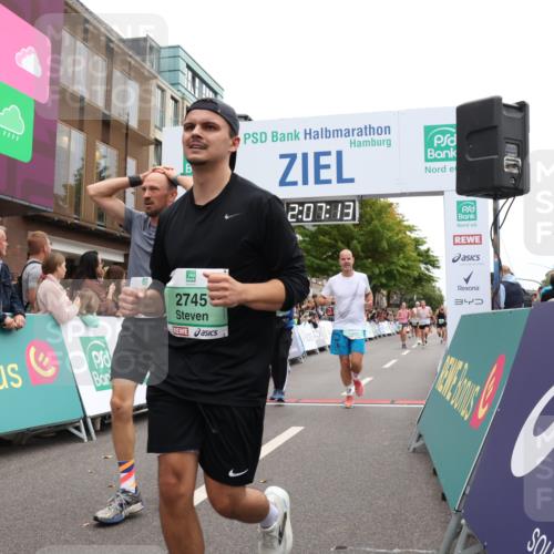 21.09.2025 - PSD Bank Halbmarathon Strokosch-Dieckow http://msf.ph/oto/8925321 21.09.2025 12:06:36 Ziel 1021, 1334, 2395, 2689, 2745, 2998, 3201, 3254, 3955 meine-sportfotos.de