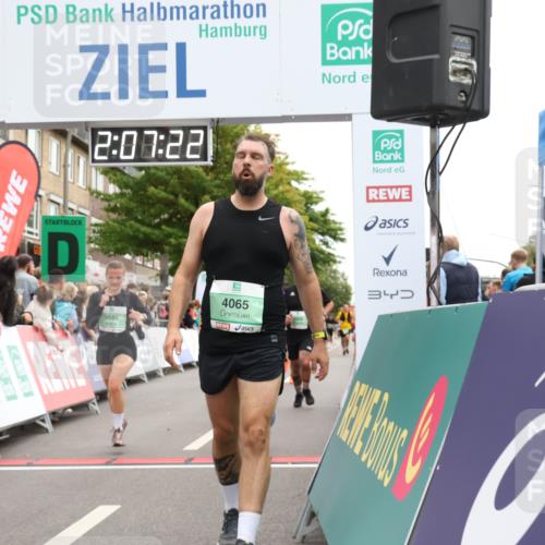 21.09.2025 - PSD Bank Halbmarathon Strokosch-Dieckow http://msf.ph/oto/8925397 21.09.2025 12:06:46 Ziel 2656, 2698, 2711, 2838, 2933, 3059, 3465, 3586, 4065 meine-sportfotos.de