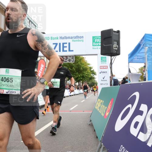 21.09.2025 - PSD Bank Halbmarathon Strokosch-Dieckow http://msf.ph/oto/8925427 21.09.2025 12:06:49 Ziel 1211, 2656, 2698, 2711, 2838, 2933, 3059, 3465, 3586, 4065 meine-sportfotos.de