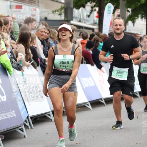 21.09.2025 - PSD Bank Halbmarathon Strokosch-Dieckow http://msf.ph/oto/8925550 21.09.2025 12:07:08 Ziel 1571, 2693, 2808, 2999, 3064, 3266, 3749 meine-sportfotos.de