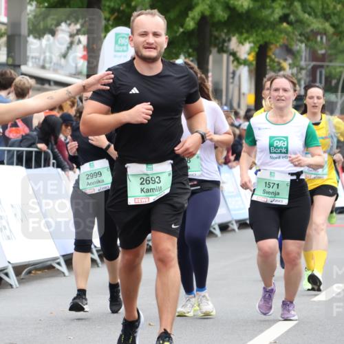 21.09.2025 - PSD Bank Halbmarathon Strokosch-Dieckow http://msf.ph/oto/8925555 21.09.2025 12:07:09 Ziel 1388, 1571, 2693, 2808, 2999, 3266, 3371, 3555 meine-sportfotos.de