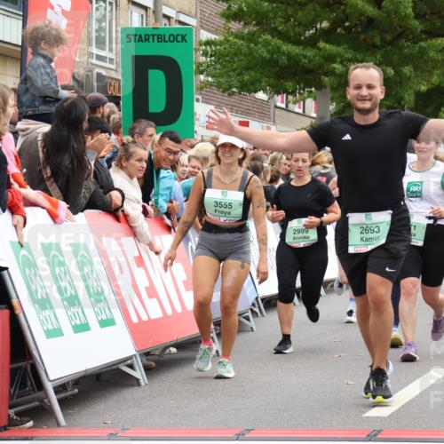21.09.2025 - PSD Bank Halbmarathon Strokosch-Dieckow http://msf.ph/oto/8925565 21.09.2025 12:07:11 Ziel 1388, 1571, 1594, 2223, 2628, 2693, 2789, 2999, 3006, 3266, 3371, 3555, 3931 meine-sportfotos.de